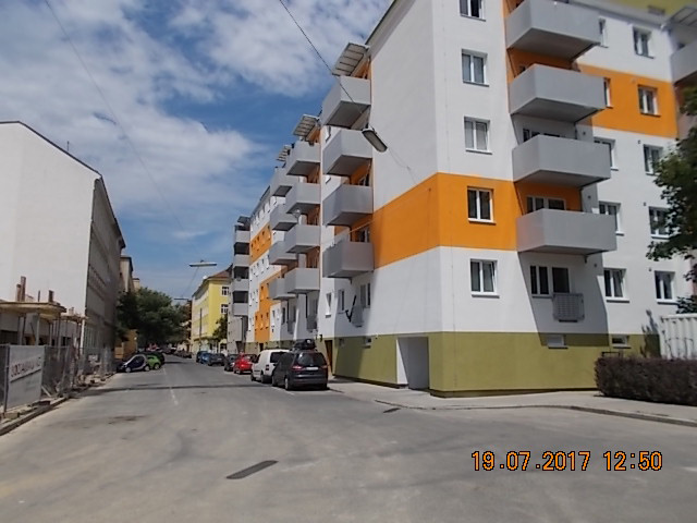 Außenfassade-Foto des Projekts Lorystraße nach der Sanierung